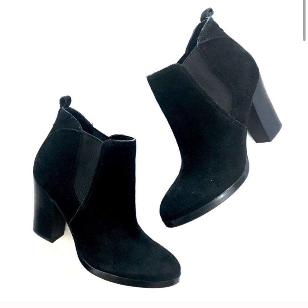 Marc Fisher‎ Suede Booties